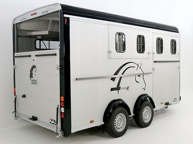 Cheval Liberte Pferdeanhänger Maxi 4| 4 Pferde| Pullman-Fahrwerk| 100km/h| schwarz-Neu